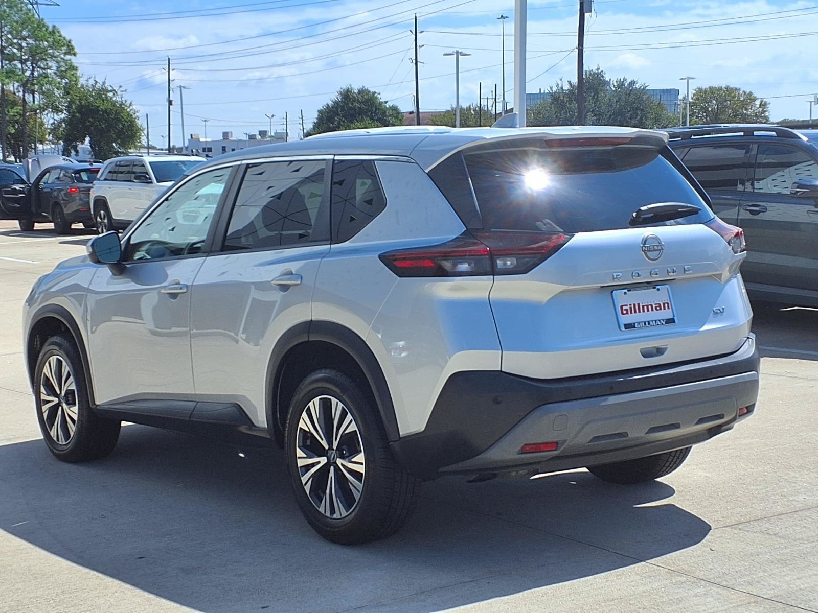 Used 2022 Nissan Rogue SV FWD image 4