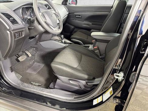 Used 2025 Mitsubishi Outlander Sport AWD image 9