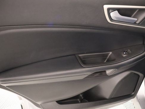 Used 2024 Ford Edge SEL image 17