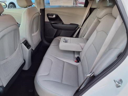 Used 2017 Kia Niro Touring image 9
