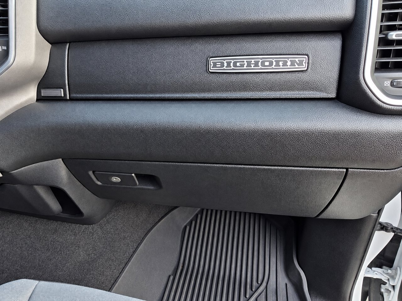 Used 2024 RAM 1500 Big Horn AWD/4WD image 34