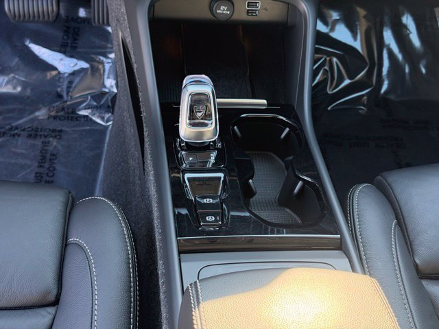Used 2022 Volvo XC40 T5 Inscription w/ Advanced Package AWD/4WD image 18