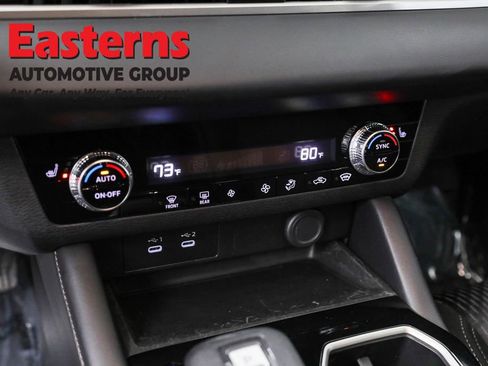 Used 2025 Mitsubishi Outlander ES image 15