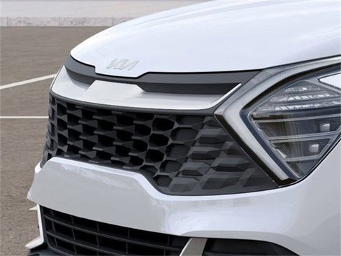 Certified 2025 Kia Sportage LX image 12