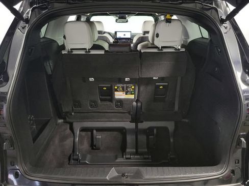 Used 2025 Toyota Sienna XSE w/ XSE Plus Package AWD/4WD image 29