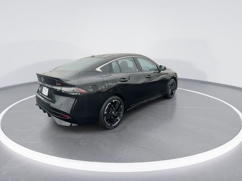 New 2026 Nissan Sentra SR w/ SR Premium Package FWD image 8