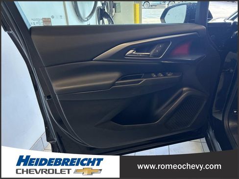 Used 2024 Chevrolet Equinox EV LT FWD image 10
