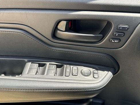 Used 2023 Honda Odyssey EX-L image 14
