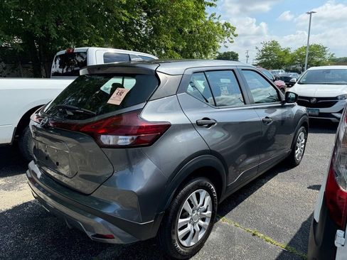 Used 2023 Nissan Kicks S FWD image 3