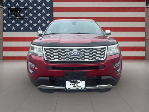 Used 2017 Ford Explorer Platinum AWD/4WD image 2