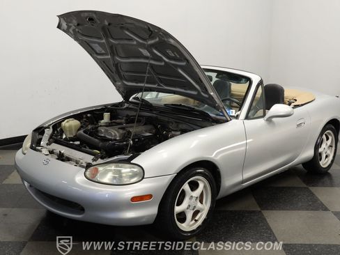 Used 1999 MAZDA MX-5 Miata image 29