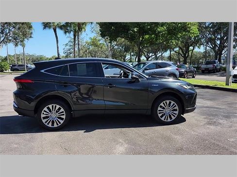 Used 2021 Toyota Venza Limited image 41