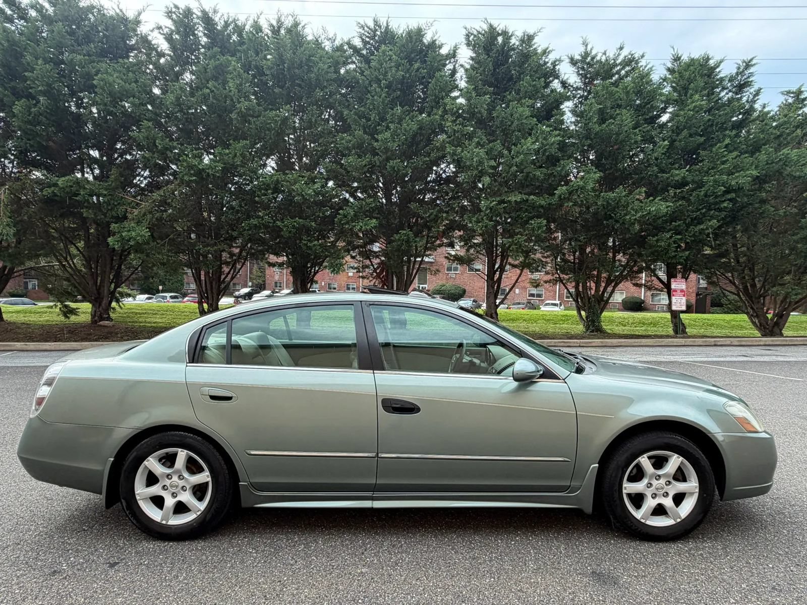 Used 2005 Nissan Altima 2.5 SL w/ (G02) SL Pkg FWD image 8