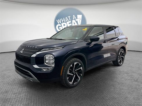 Used 2022 Mitsubishi Outlander SE image 8