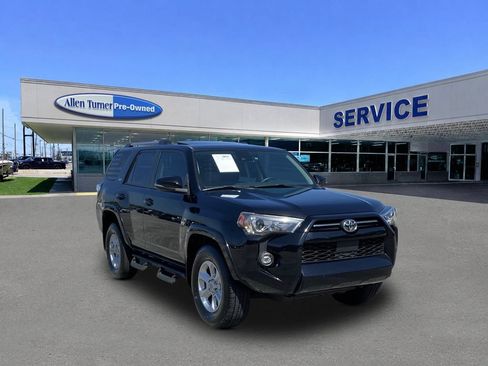 Used 2021 Toyota 4Runner SR5 Premium w/ Moonroof Package RWD image 2