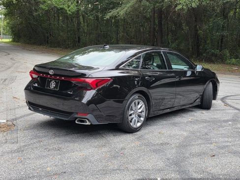 Used 2022 Toyota Avalon XLE FWD image 5