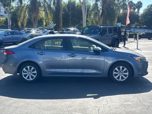 Used 2023 Toyota Corolla LE w/ Carpet Mat Package (TMS) FWD image 2