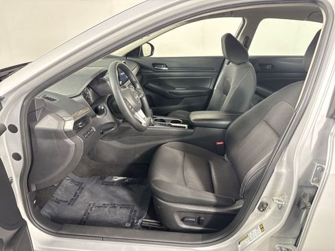 Certified 2024 Nissan Altima 2.5 SV image 4