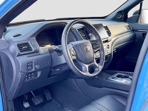 Used 2025 Honda Ridgeline TrailSport image 9
