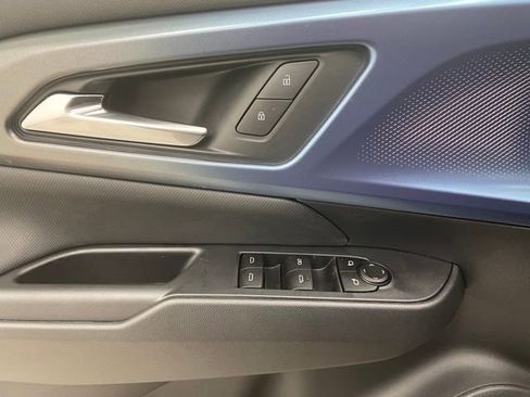 New 2026 Chevrolet Equinox EV LT image 10