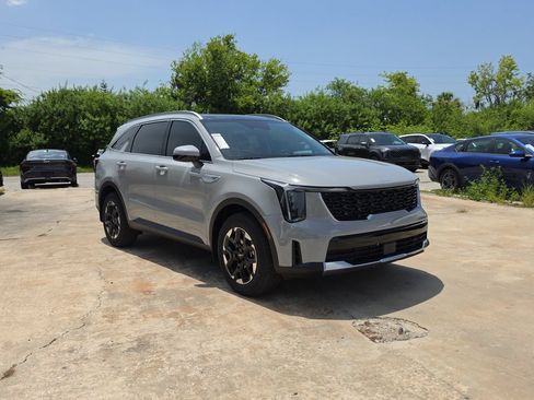 New 2026 Kia Sorento S FWD image 2