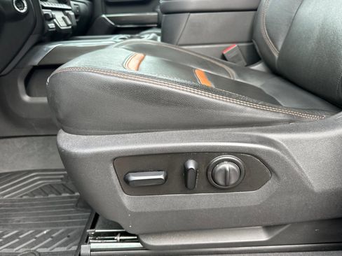 Used 2020 GMC Sierra 2500 AT4 w/ AT4 Premium Package image 12