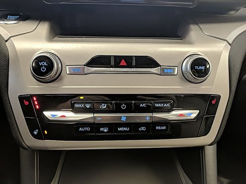 Used 2023 Ford Explorer XLT w/ Equipment Group 202A image 23