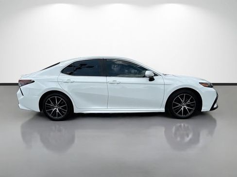 Used 2023 Toyota Camry SE FWD image 2