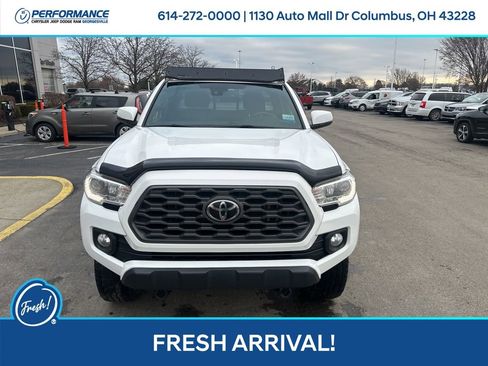 Used 2020 Toyota Tacoma TRD Sport image 9