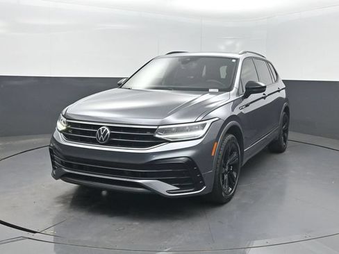 Used 2023 Volkswagen Tiguan SE R-Line FWD image 2