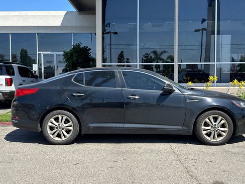 Used 2011 Kia Optima EX w/ Premium Pkg image 4