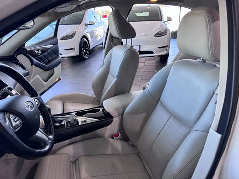 Used 2015 INFINITI Q50 Sport w/ Technology Package image 10