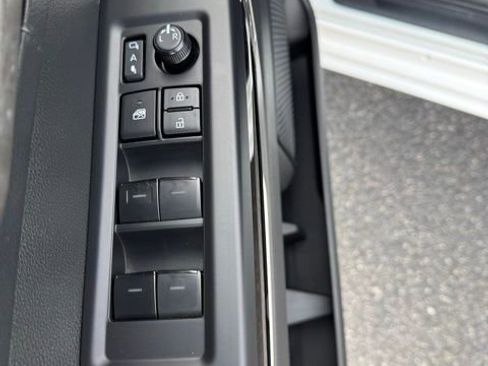 Used 2025 Toyota Tundra Limited AWD/4WD image 15