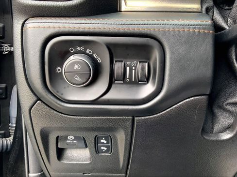 Used 2019 RAM 1500 Limited image 32