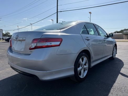 Used 2011 Toyota Camry SE FWD image 5