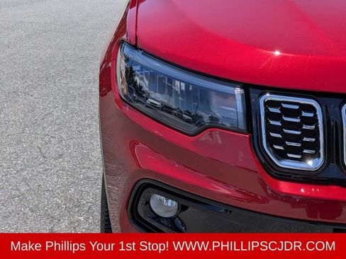 Certified 2025 Jeep Compass Limited w/ Sun & Sound Group AWD/4WD image 9