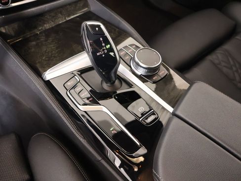 Used 2023 BMW 530i w/ M Sport Package image 9