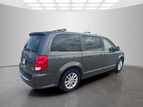 Used 2019 Dodge Grand Caravan SXT image 9