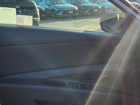New 2025 Hyundai Elantra Sport image 12