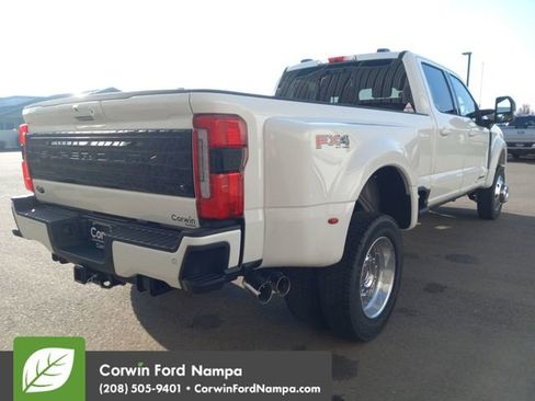 New 2026 Ford F450 Platinum w/ FX4 Off-Road Package image 3