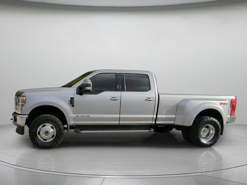 Certified 2022 Ford F350 Lariat w/ Lariat Ultimate Package image 14
