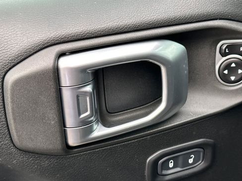 Used 2020 Jeep Gladiator Sport w/ Quick Order Package 24S image 13