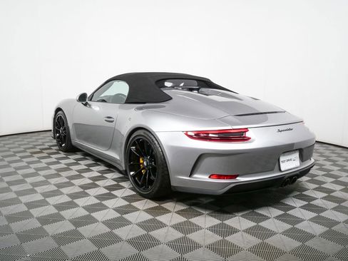 Certified 2019 Porsche 911 Speedster image 3