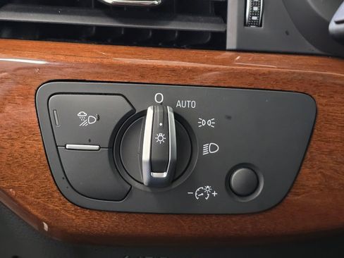 Used 2023 Audi A4 2.0T Premium w/ Convenience Package image 35