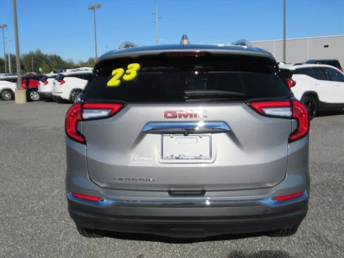 Used 2023 GMC Terrain SLT w/ LPO, Floor Liner Package image 5