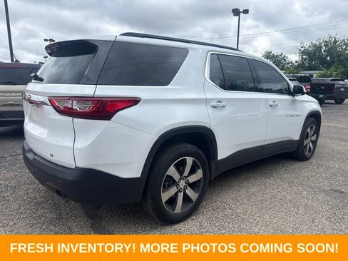 Used 2019 Chevrolet Traverse LT w/ LT Premium Package AWD/4WD image 2