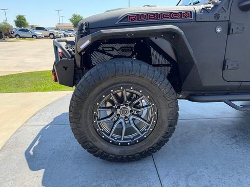 Used 2021 Jeep Wrangler Unlimited Rubicon AWD/4WD image 4