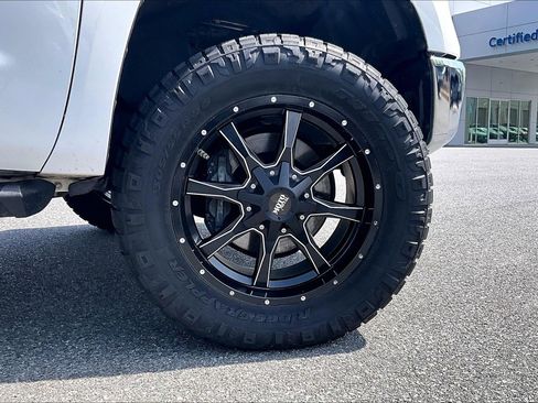 Used 2020 Toyota Tundra SR5 w/ SR5 Convenience Package image 9