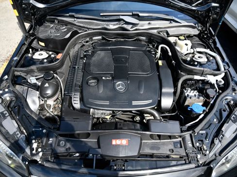 Used 2016 Mercedes-Benz E 350 4MATIC Sedan image 37