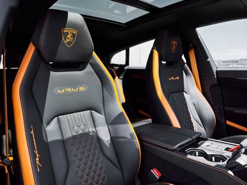 Used 2023 Lamborghini Urus Performante AWD/4WD image 52